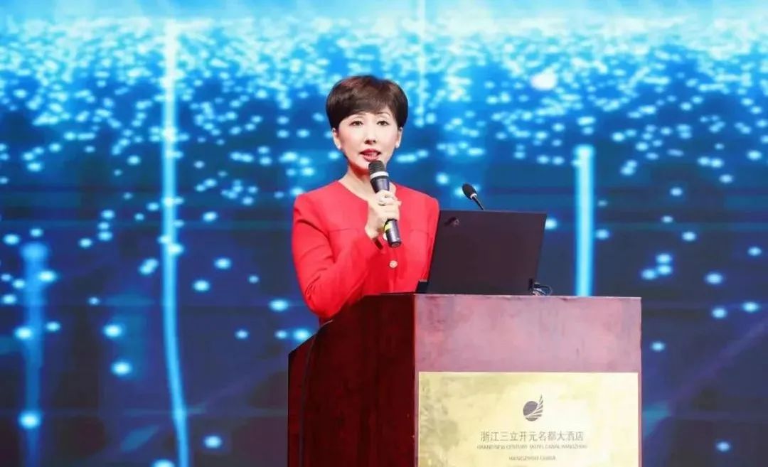 中國(guó)演藝設(shè)備技術(shù)協(xié)會(huì)浙江辦事處總結(jié)會(huì)圓滿召開(kāi) 音王執(zhí)行總裁陳眾榮獲“優(yōu)秀管理工作者”榮譽(yù)稱(chēng)號(hào)